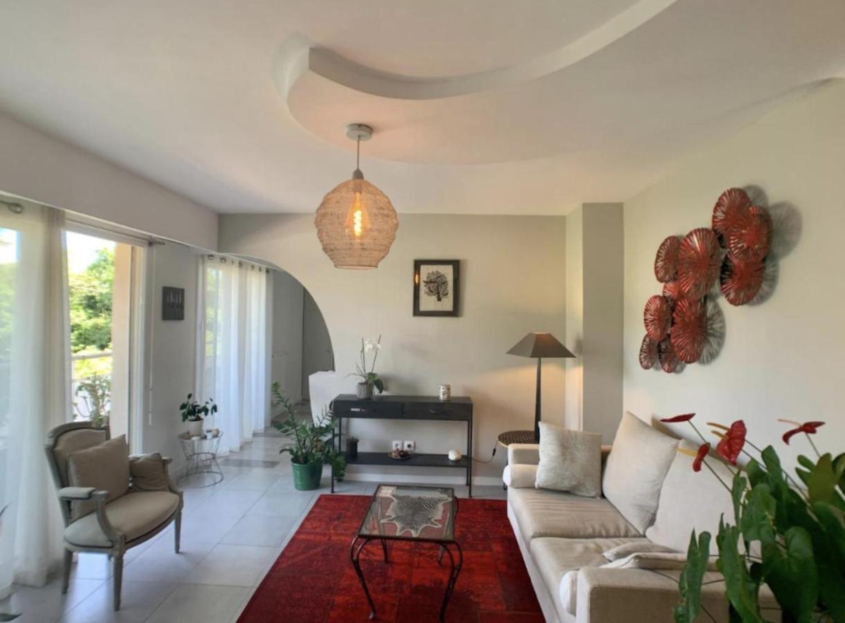 Beauvallon Apartment *